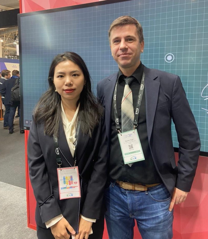 We got new and interesting knowledge in Chinese display manufacturer HCTek. HCTec is large interactive display manufacturer providing OEM, ODM and OTM solutions.  Picture with 3D Wayfinder director Rainer Saar. 